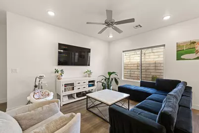 584 S Riverbed Dr, Washington, UT 84780 - Photo 4