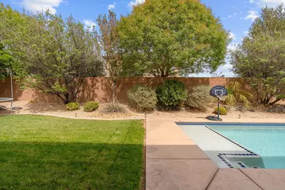 2383 E Segovia Dr, Saint George, UT 84790 - Photo 52