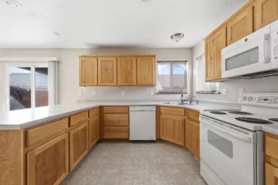 1906 S Bridle Cir, Washington, UT 84780 - Photo 8