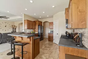 902 E Silver Shadows Dr, Washington, UT 84780 - Photo 12