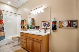 1028 W Shadow Ridge Dr, Washington, UT 84780 - Photo 18