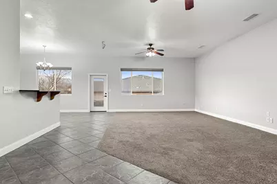 1128 N Main St, Hurricane, UT 84737 - Photo 6