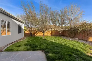 1128 N Main St, Hurricane, UT 84737 - Photo 32