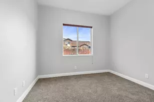 1128 N Main St, Hurricane, UT 84737 - Photo 16