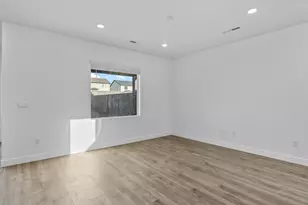 1924 S Cyclone Dr, Washington, UT 84780 - Photo 16