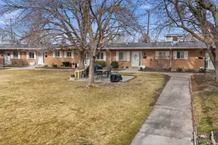 2199 Carriage Ln, Holladay, UT 84117 - Photo 2