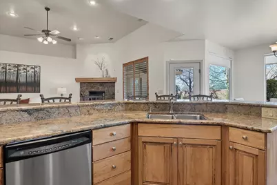 2434 S 2160 St E, Saint George, UT 84790 - Photo 14