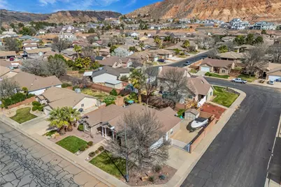 1045 S Red River Rd, Washington, UT 84780 - Photo 36