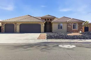 2527 S Wilson Dr, Hurricane, UT 84737 - Photo 2