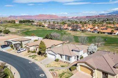 2240 W Sunbrook Dr Unit #9, Saint George, UT 84770 - Photo 2