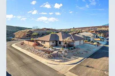 1907 N Creek Side Ct, Washington, UT 84780 - Photo 2