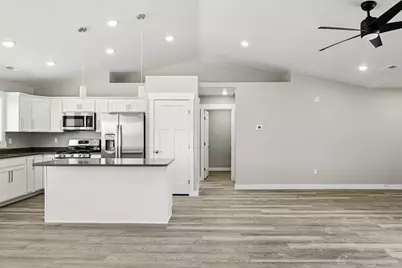 3879 N Hawks Landing Lp, Enoch, UT 84721 - Photo 10