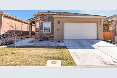 2365 W Cresent Heights Dr, Cedar City, UT 84720 - Photo 2