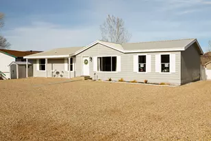 632 S Hillside Dr, Kanab, UT 84741 - Photo 2