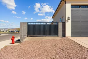 691 E Crew Ct, Washington, UT 84780 - Photo 4