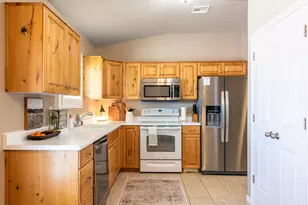 1393 N 2200 St W, Saint George, UT 84770 - Photo 8