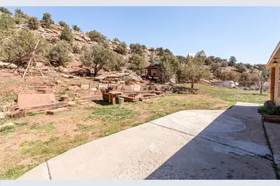1892 N Golden Delicious Dr, Apple Valley, UT 84737 - Photo 36