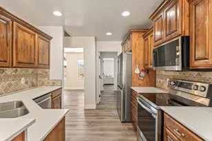1892 N Golden Delicious Dr, Apple Valley, UT 84737 - Photo 12