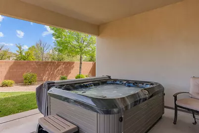 2204 W Courtyard Dr, Saint George, UT 84770 - Photo 38