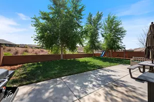 566 N Sage Crest Dr, Washington, UT 84780 - Photo 32