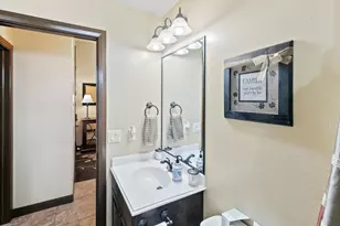 210 W Talon Ct, Ivins, UT 84738 - Photo 34