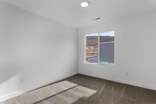 1798 S Queens Garden Dr, Washington, UT 84780 - Photo 32