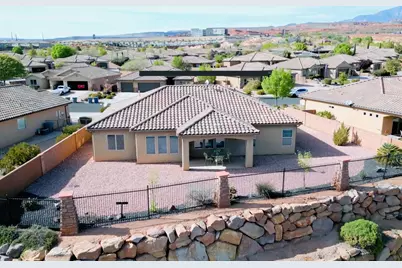 1602 E Sugar Plumb Ln, Washington, UT 84780 - Photo 2