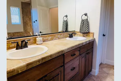 1602 E Sugar Plumb Ln, Washington, UT 84780 - Photo 12