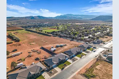 157 W 200 S, Ivins, UT 84738 - Photo 24