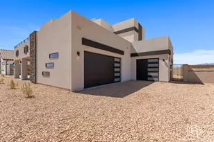 528 W Green Mountain Dr, Saint George, UT 84790 - Photo 2