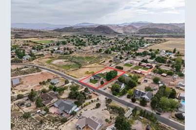 8129 N Diamond Valley Dr, Saint George, UT 84770 - Photo 24