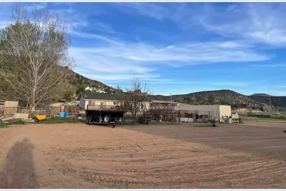 8129 N Diamond Valley Dr, Saint George, UT 84770 - Photo 4