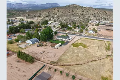 8129 N Diamond Valley Dr, Saint George, UT 84770 - Photo 22