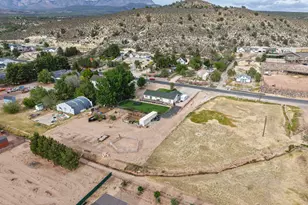 8129 N Diamond Valley Dr, Saint George, UT 84770 - Photo 22
