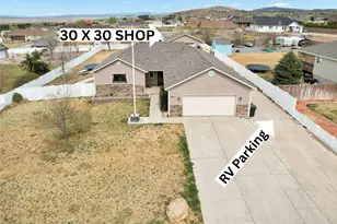 1901 Saddleback View Dr, Cedar City, UT 84721 - Photo 1