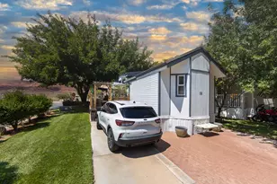 15 Cottonwood Ln, Hurricane, UT 84737 - Photo 2