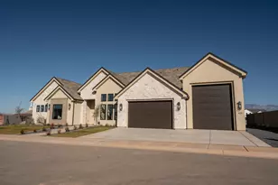 425 E Forrest Paddock Dr, Washington, UT 84780 - Photo 2