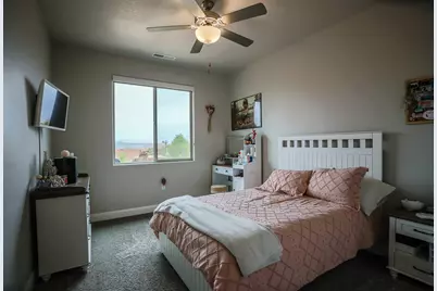 1930 N Creek Side Ct, Washington, UT 84780 - Photo 16