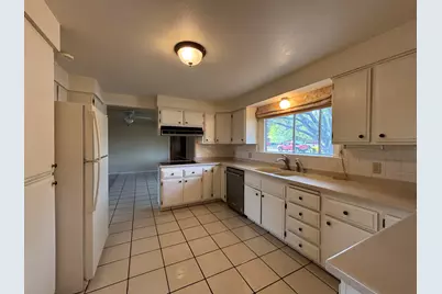 1153 Junipero Serra Dr, Saint George, UT 84790 - Photo 10
