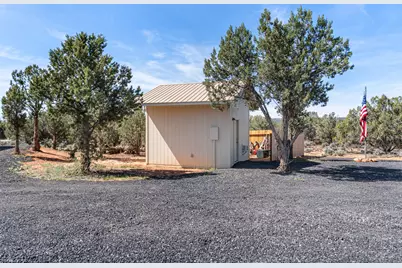 1295 E Cedar Dr, Apple Valley, UT 84737 - Photo 10