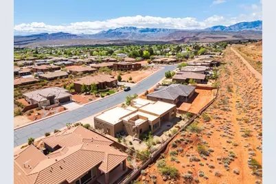 309 E 400 N, Ivins, UT 84738 - Photo 40