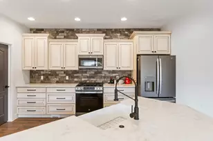1630 E 2450 S St, Saint George, UT 84790 - Photo 10