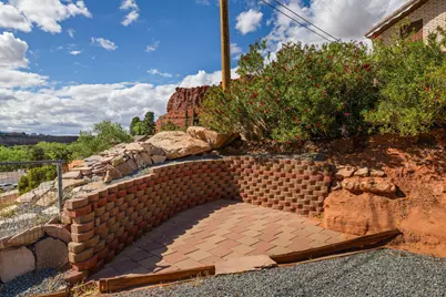 339 W Sandstone Cir, Saint George, UT 84790 - Photo 32