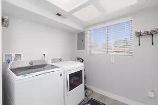 275 E 400 N, Parowan, UT 84761 - Photo 26