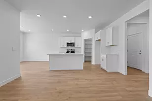 1810 S Queens Garden Dr, Washington, UT 84780 - Photo 16