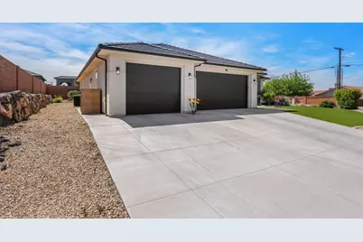 3689 W 200 N, Hurricane, UT 84737 - Photo 2