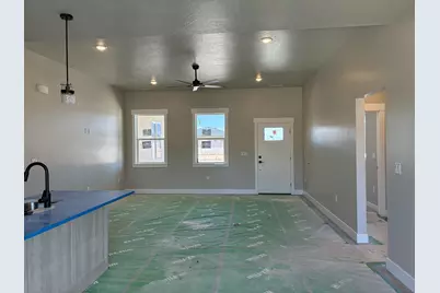 946 E Remington Rd, Enoch, UT 84721 - Photo 10