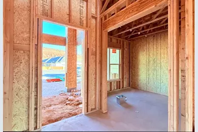 767 S Shunes Creek Cir, Washington, UT 84780 - Photo 2
