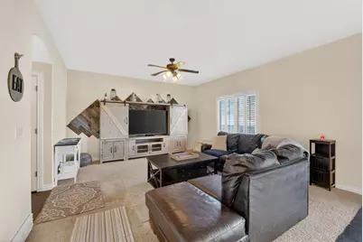 7218 Viansa Ct, Midvale, UT 84047 - Photo 2