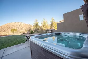 2009 N Coral Ridge Dr, Washington, UT 84780 - Photo 8